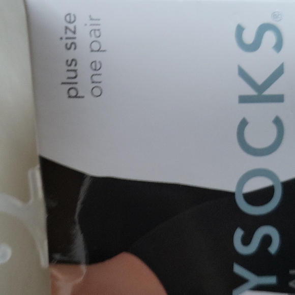 Keyhole Socks - Picture 9 of 10